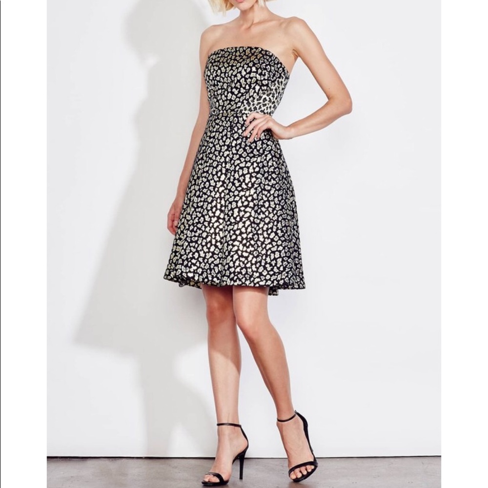 🆕Ali & Jay Jacquard Gold Dress😍